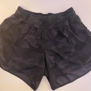 ✨Lululemon camo print shorts✨